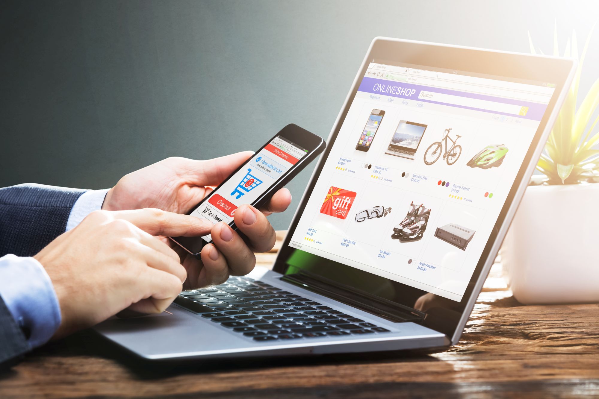 Gerade Anbieter technischer Produkte wie Handys und Computer müssen ihre Webseiten umgestalten - und dürfen dabei auch die mobilen Webseiten nicht vergessen.